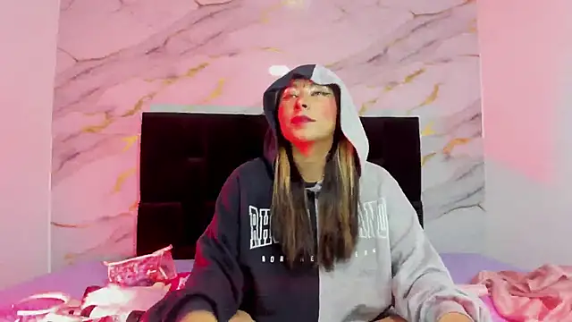 Khalessi7's cam snapshot