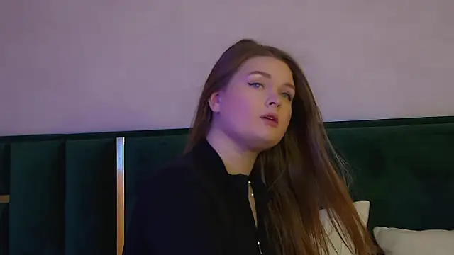 CrystalLyons's cam snapshot