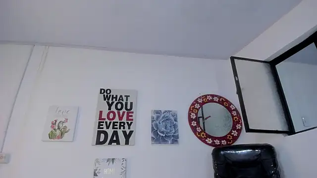 Majo_baby's cam snapshot