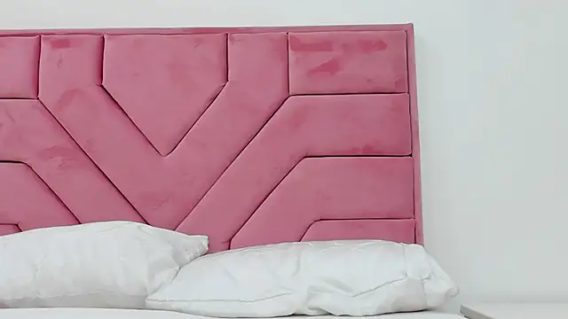 MirandaTurbay's cam snapshot