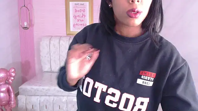 ambar_fox_s's cam snapshot