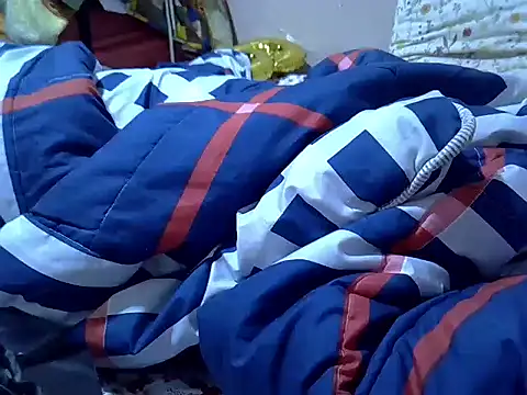 Just_Karu's cam snapshot