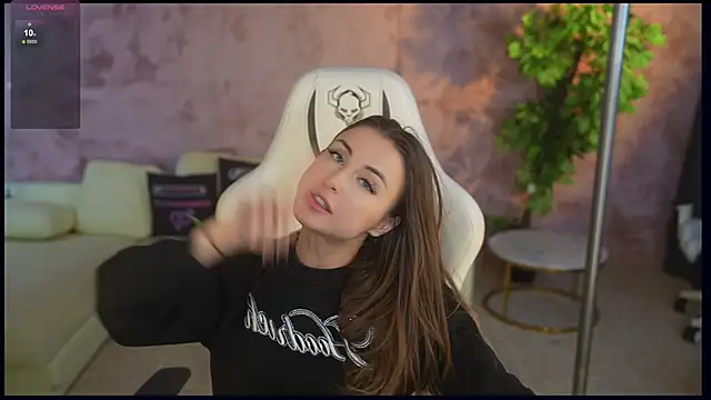 Luna_secretgirl's cam snapshot