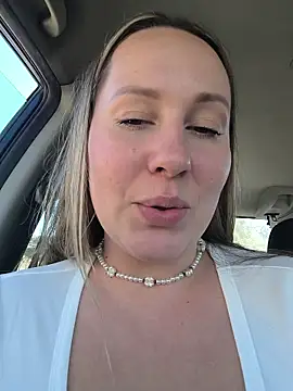 Mona_Plus live sex cam