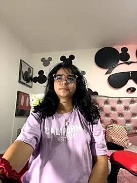 _vaiolet_owo's cam snapshot