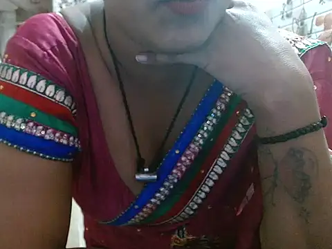 LovingPihu's cam snapshot