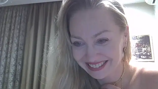 ZarinaSwift's cam snapshot