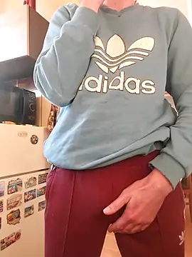 MlodyDres's cam snapshot