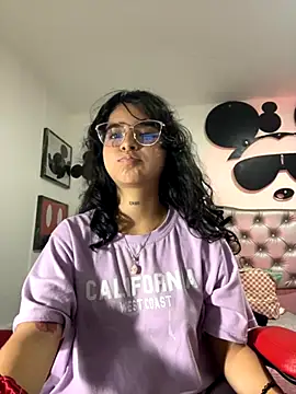 _vaiolet_owo's cam snapshot