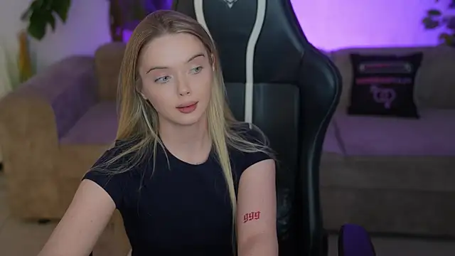 Cassy-Celestial_'s cam snapshot