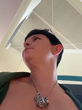 Reggie_roxie live sex cam