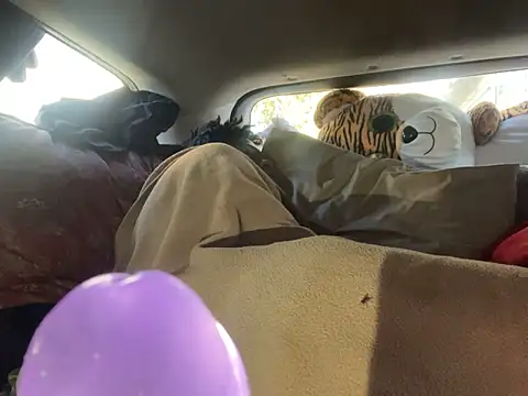 SlimeCrownzOut5's cam snapshot