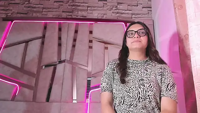 mia_and_austin's cam snapshot