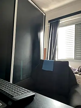 Gipoltergeist live sex cam