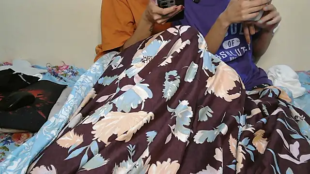 NaughtyThrouple007's cam snapshot