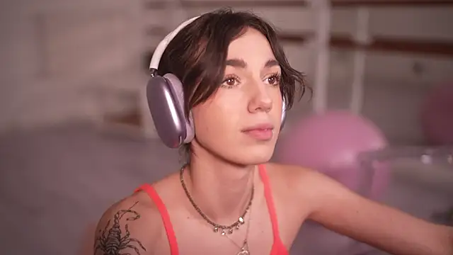 mystica_'s cam snapshot