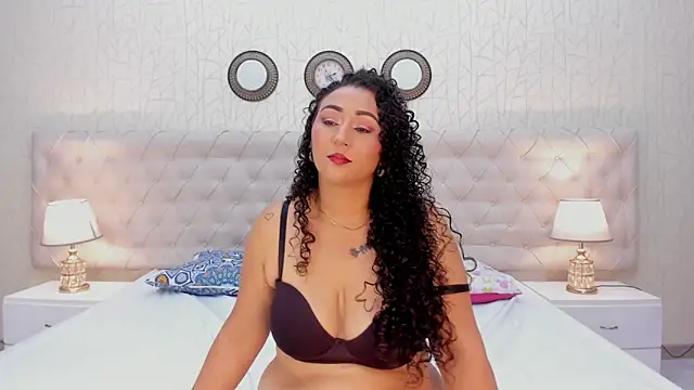 VaniaRose's cam snapshot