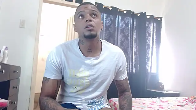 hot_and_naughty_latin's cam snapshot