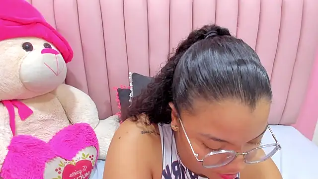 ISABELLA_020's cam snapshot