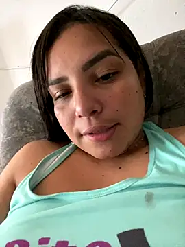 Sexymoom32's cam snapshot