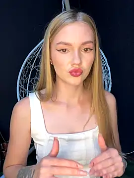 MilaMoone's cam snapshot