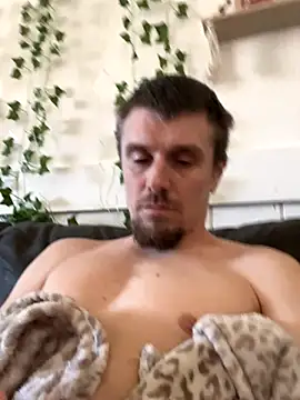 alwayshorny90's cam snapshot