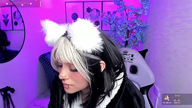 Theia_moon's cam snapshot