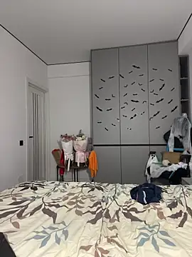 CurlyLara's cam snapshot