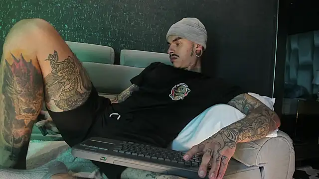 kaletattoo's cam snapshot