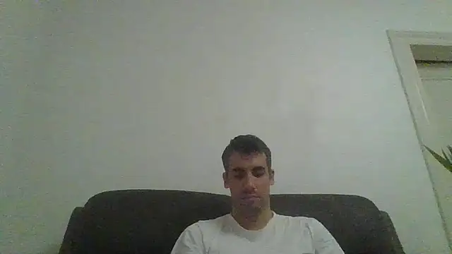 JulioIsHere4you's cam snapshot