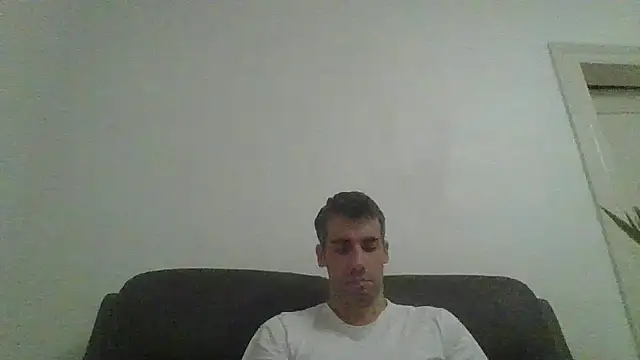 JulioIsHere4you's cam snapshot