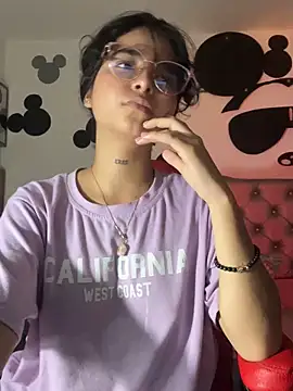 _vaiolet_owo's cam snapshot