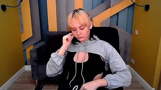 MilaMild's cam snapshot