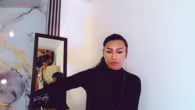 khiara_moretti live sex cam