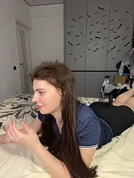 CurlyLara's cam snapshot