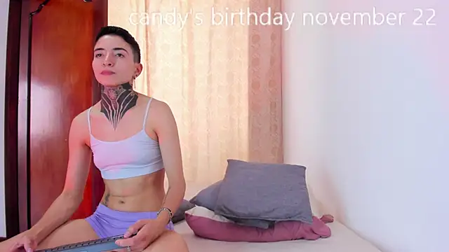 Tinny_and_Candy's cam snapshot