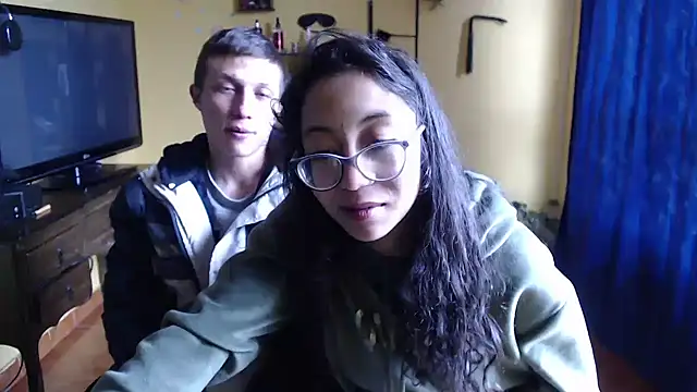 Violet_And_Smith's cam snapshot