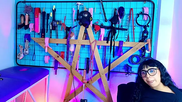 Mrmia_bdsm_extreme live sex cam