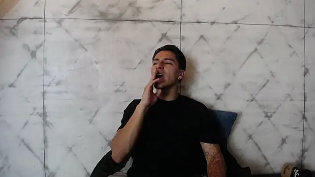 Andy_Joy_'s cam snapshot