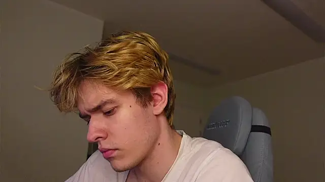 Logan_Fraser's cam snapshot