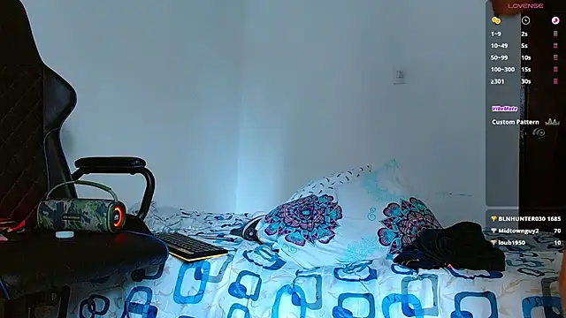 bray_hotboy777's cam snapshot