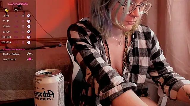 alisahug's cam snapshot