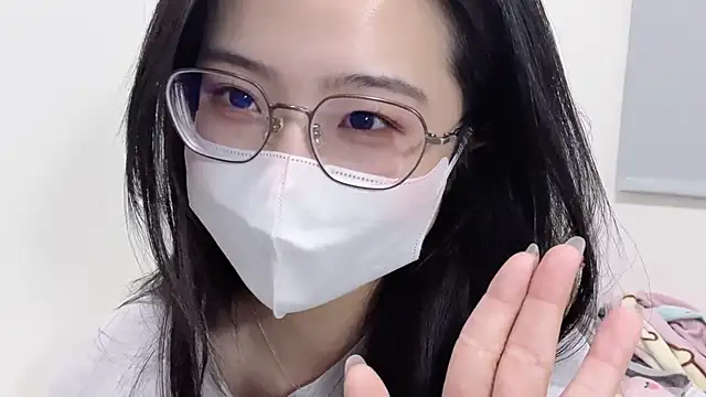 LHeart's cam snapshot