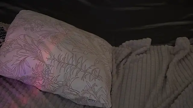 IceDanielles's cam snapshot