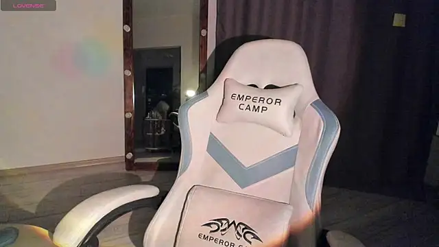 Lana_Younes's cam snapshot