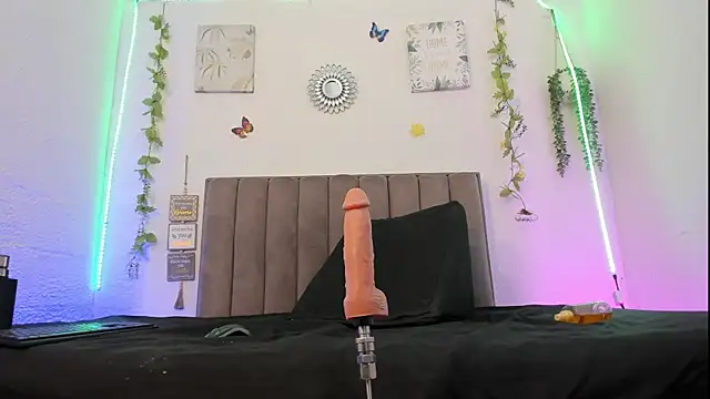 AkiraStone_'s cam snapshot