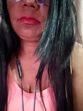 Love-pari09's cam snapshot