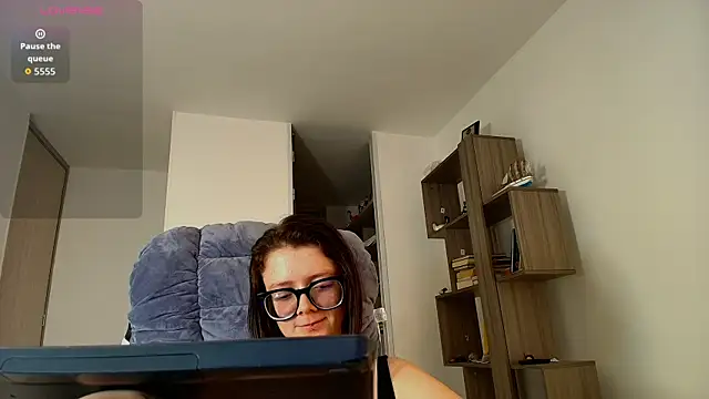 Hannah______'s cam snapshot