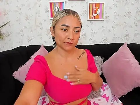 milf_bigass_'s cam snapshot