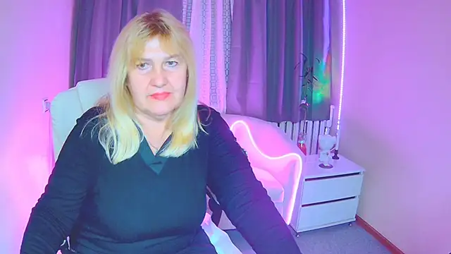 EmmaEllison's cam snapshot